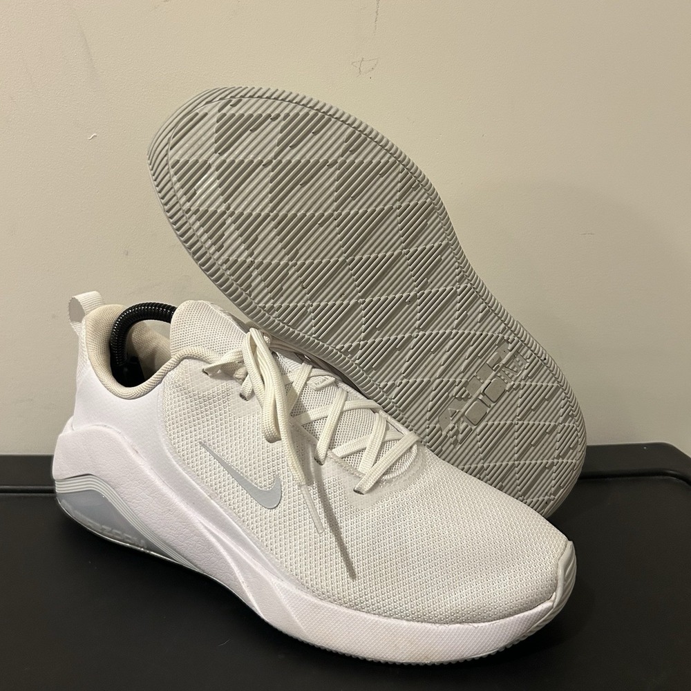 Size 10 Nike Air Zoom Bella 7 White Pure Platinum FZ1689-100 Womens Gym Training